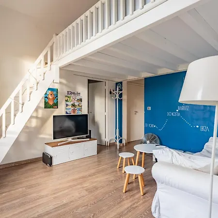 Aillet A 800 M De La Et 200 Des Commerces Biarritz
