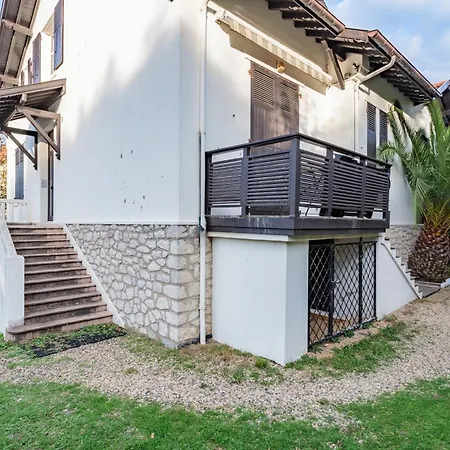 Apartment Aillet A 800 M De La Et 200 Des Commerces *